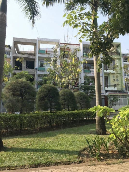 Chính chủ bán biệt thự Bình Lợi, cạnh sông SG 10x20m, có sẵn nhà 3 tầng hoàn công đủ, giá chỉ 22 tỷ