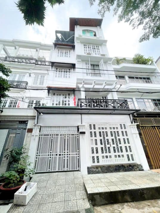 Bán CHDV 5 tầng 15 phòng Phạm Huy Thông Ngay góc Dương Quảng Hàm(7x15m)thu nhập gần 100 triệu /th.