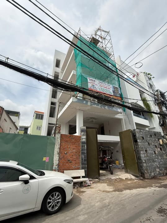 Bán nhà HXH ngay đại học Hutech P. 25 Bình Thạnh (4.5x22m) xây mới hầm trệt lửng 2 lầu ST chỉ 11 tỷ