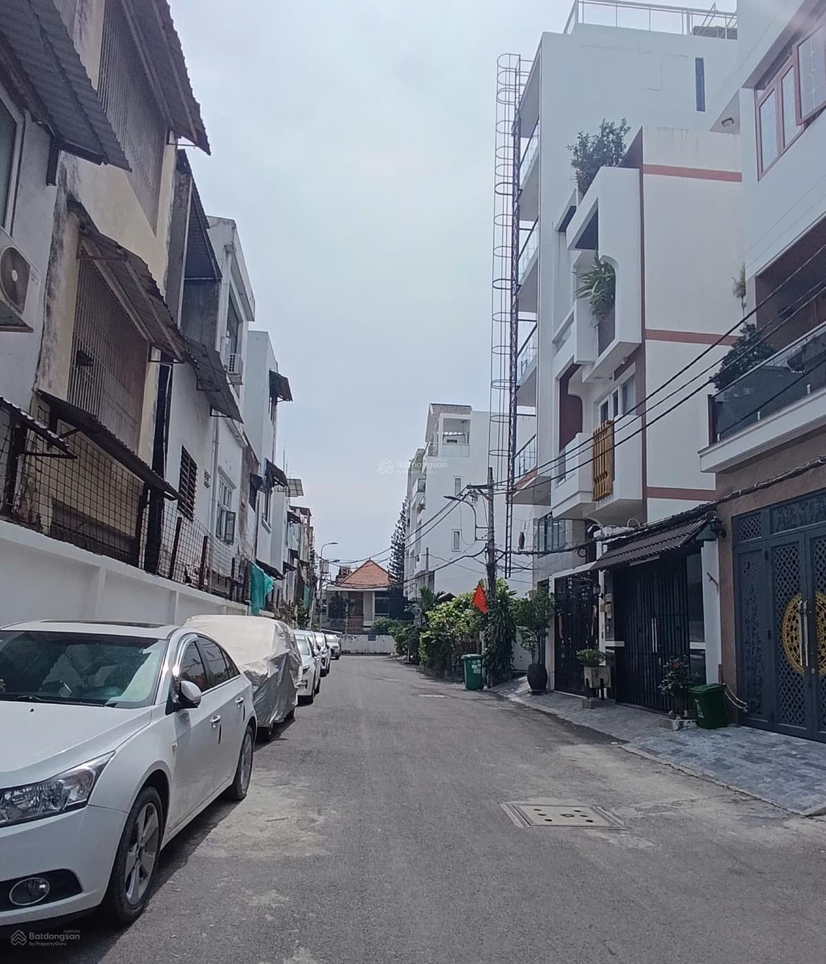 Bán nhà Hẻm 6m sát mặt tiền - 4 tầng BTCT (4x16m) vuông vức gần Vincom Nguyễn xí P13 nhỉnh 12 tỷ