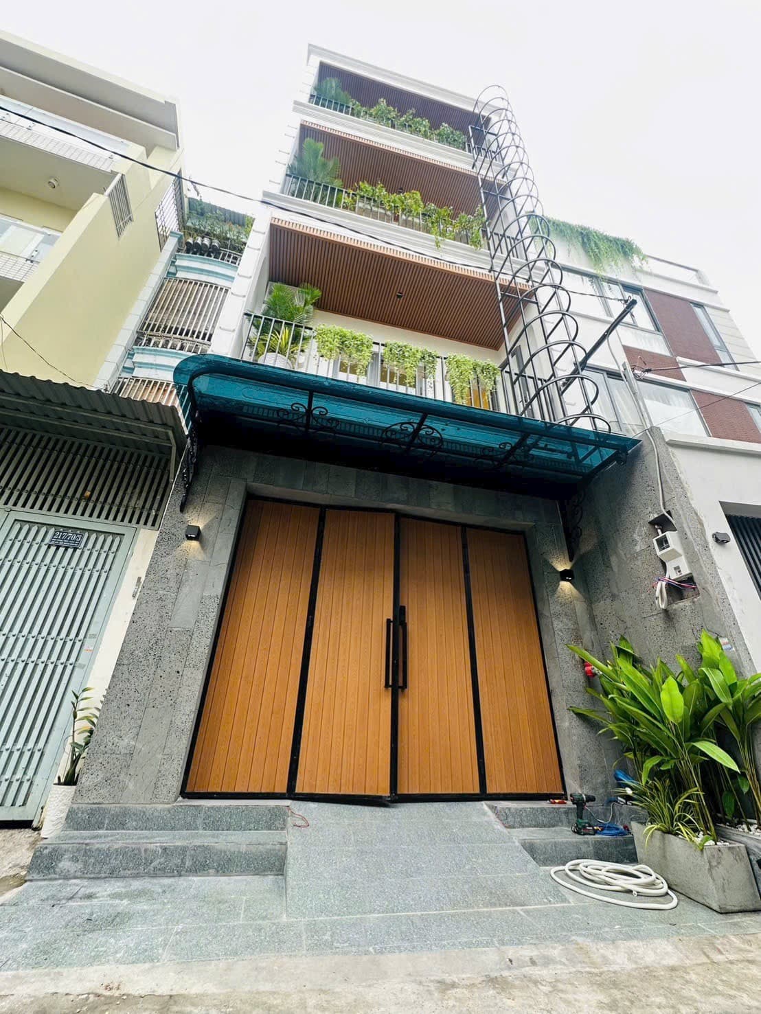 Bán CHDV dòng tiền Khủng 90tr/thg 5 tầng mới cứng- Full nội thất PCCC - Ngay Trung tâm Bình Thạnh