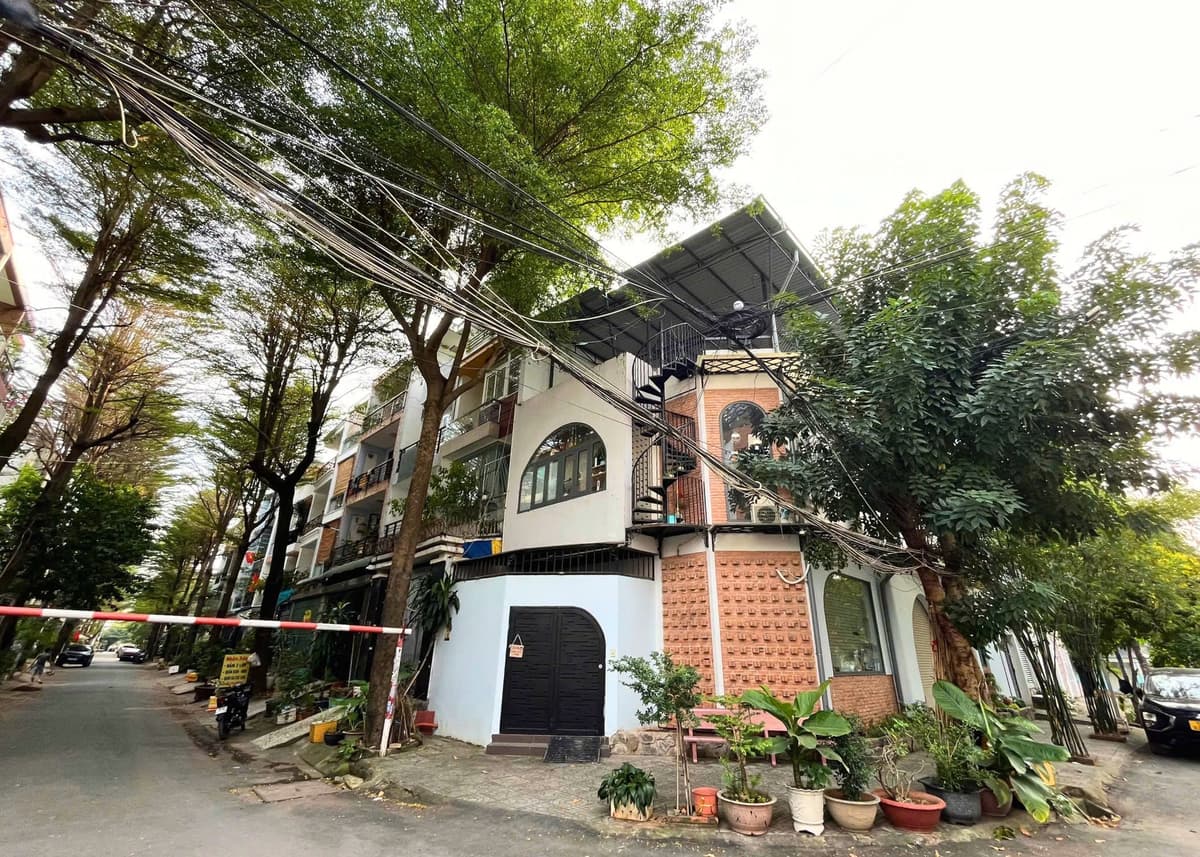 Nhà Đặng Thuỳ Trâm, Hầm 5 tầng- đường 12m sát mặt tiền - ngay công viên gần Phạm Văn Đồng