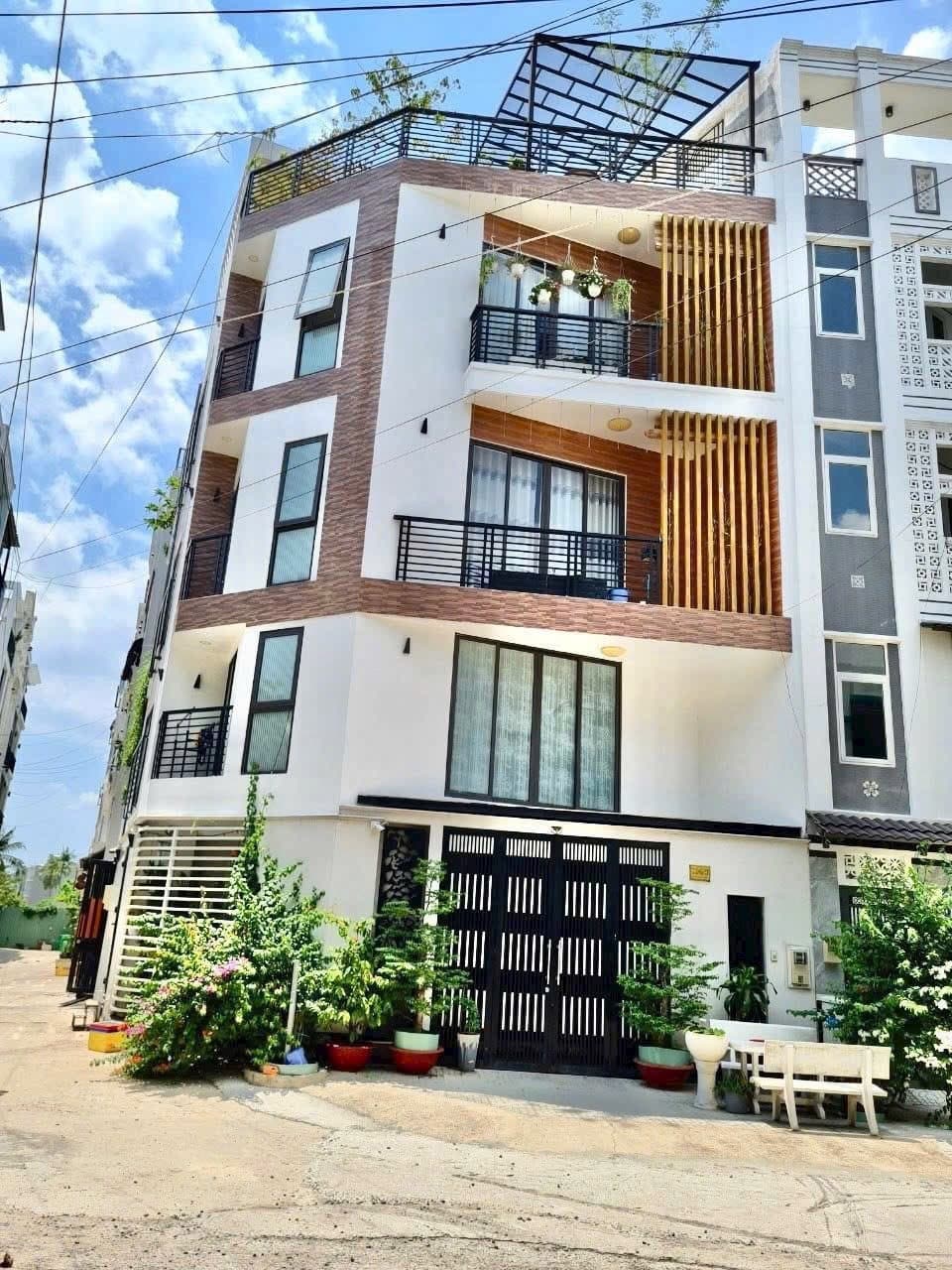 Thu nhập 45tr/tháng! Bán nhà Bình Thạnh, sát mặt tiền Đặng Thùy Trâm 5 tầng, hẻm xe hơi thông