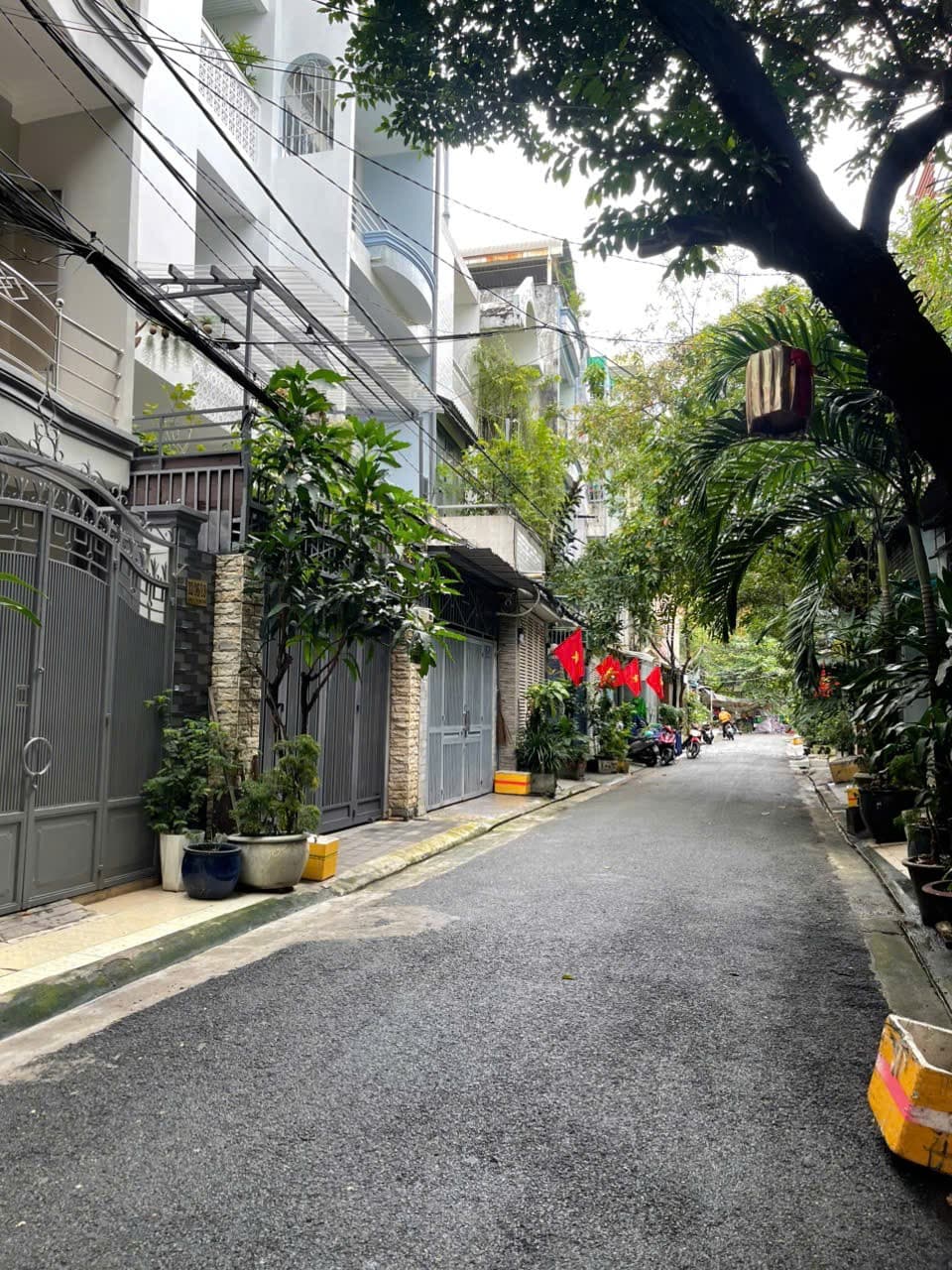 BÁN NHÀ HẺM 32 BÙI ĐÌNH TÚY, P12 BT- 4X14M - KHU ĐỒNG BỘ DÂN TRÍ CAO, CANH RẠCH XUYÊN TÂM